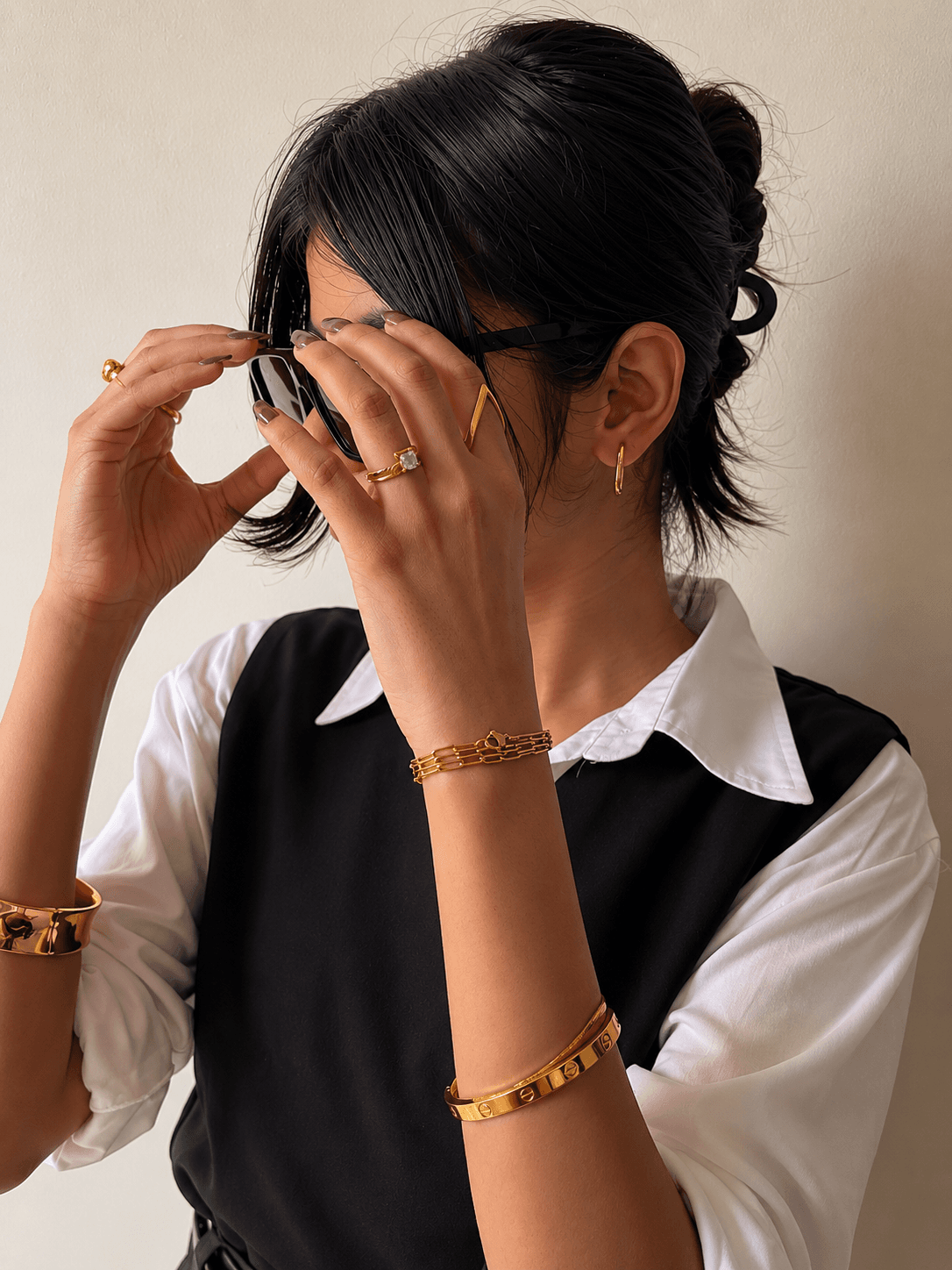 Minimal jewellery lifestyle