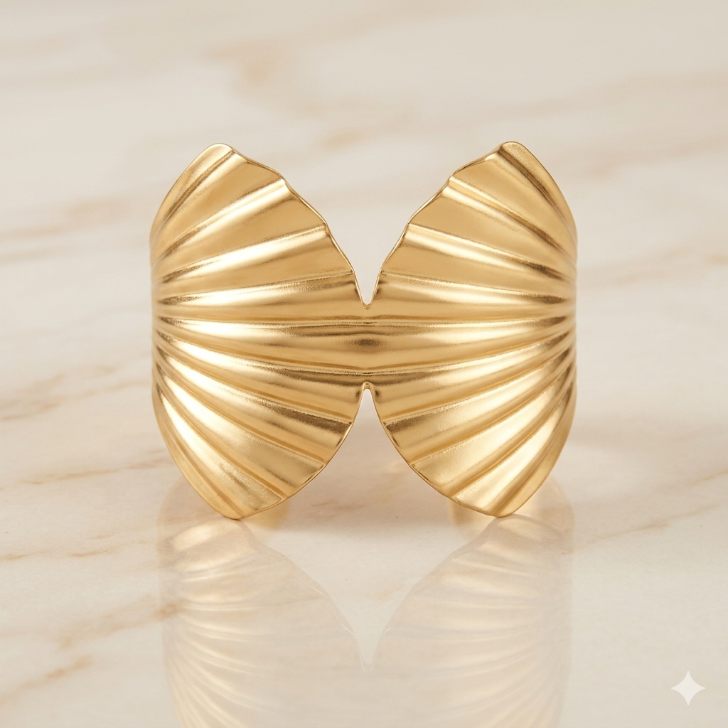 Shell Gold Cuff Bracelet – Sculpted Statement Luxe