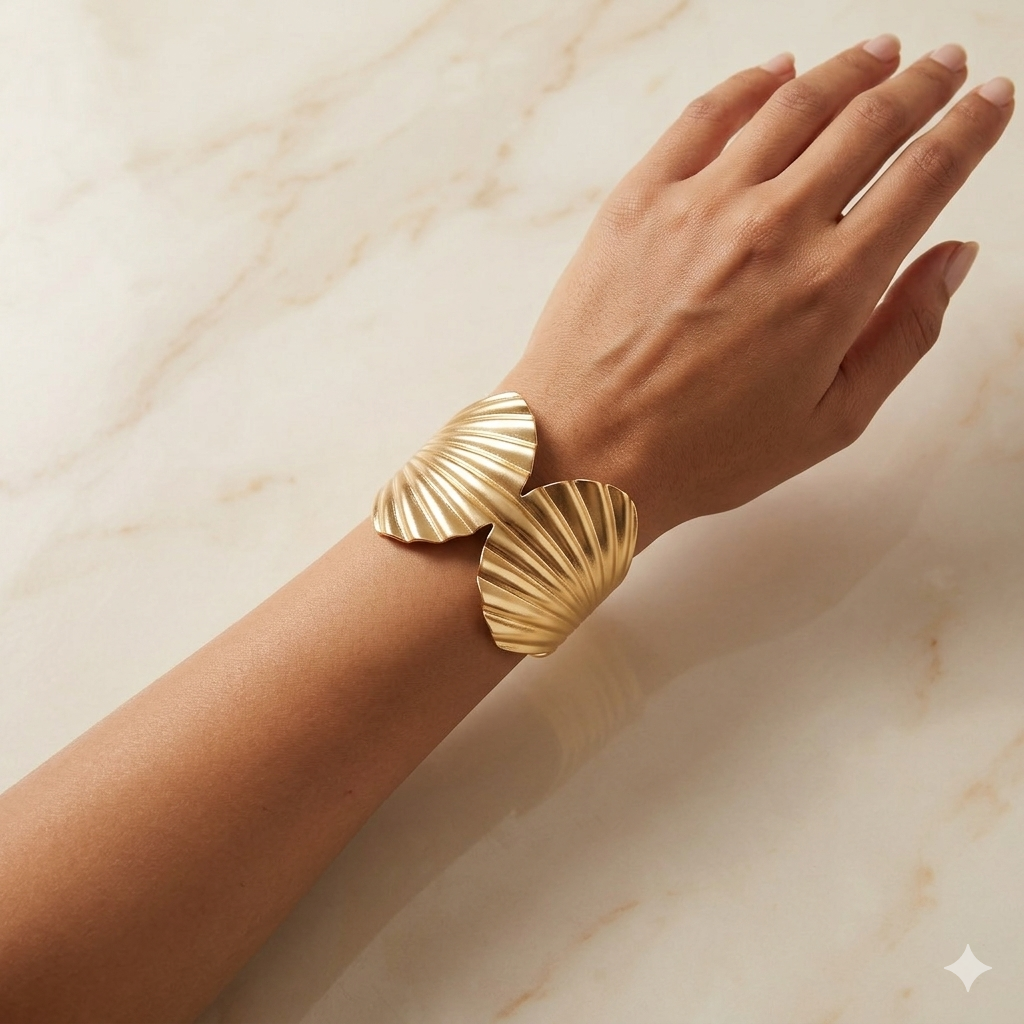 Shell Gold Cuff Bracelet – Sculpted Statement Luxe product view 3
