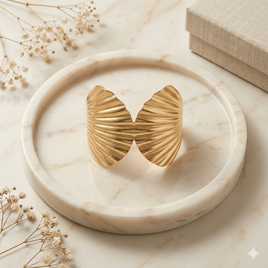 Shell Gold Cuff Bracelet – Sculpted Statement Luxe product view 4