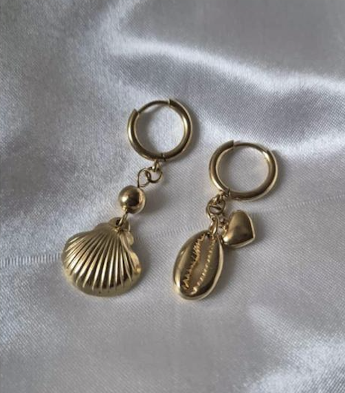Gold Shell & Heart Charm Hoop Earrings – Coastal Luxe
