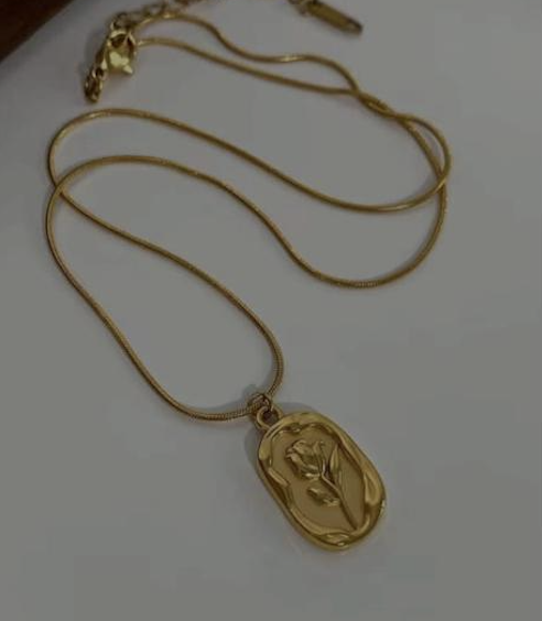 Gold Vintage Coin Pendant Necklace – Minimal Art Luxe