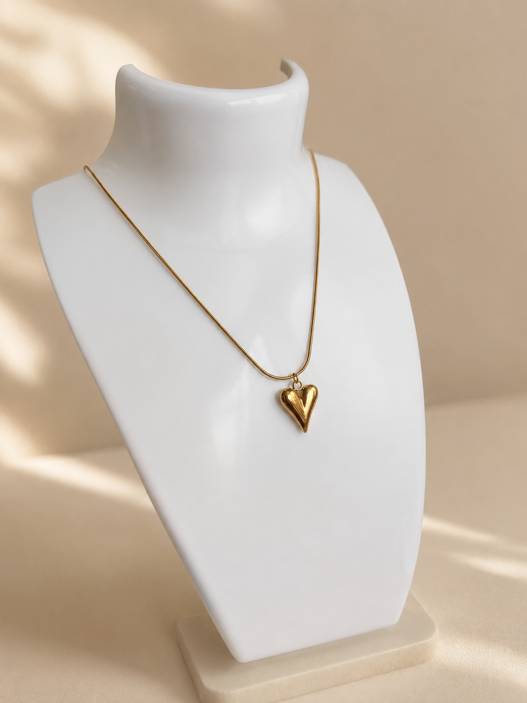 Gold Heart Pendant Necklace with Beaded Chain – Minimal Luxe