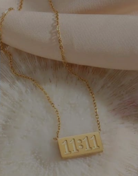 Gold 11:11 Manifestation Necklace – Minimal Numeric Pendant
