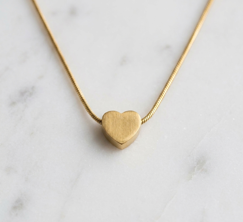 Gold Minimal Heart Necklace